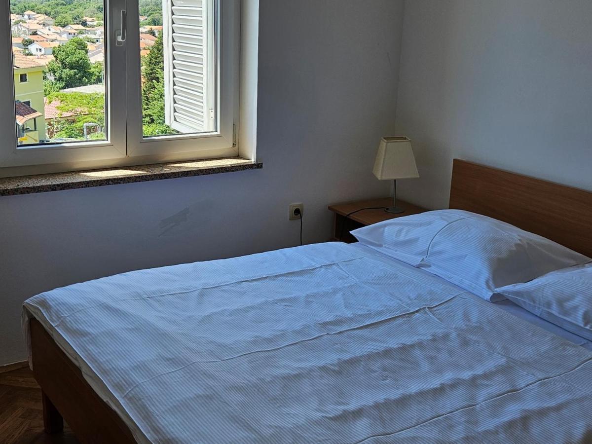Apartments Trojak Baška Eksteriør bilde
